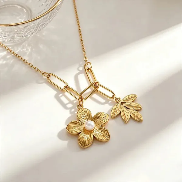 Floral_Leaf_Charm