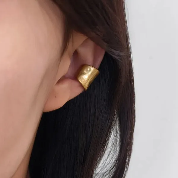 Minimalist_Geometric_Hoop_Gold