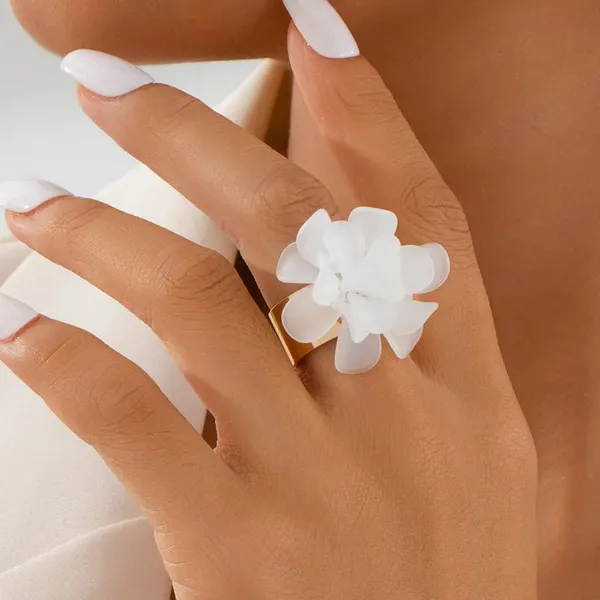 Pastel_Flower_Rings_White