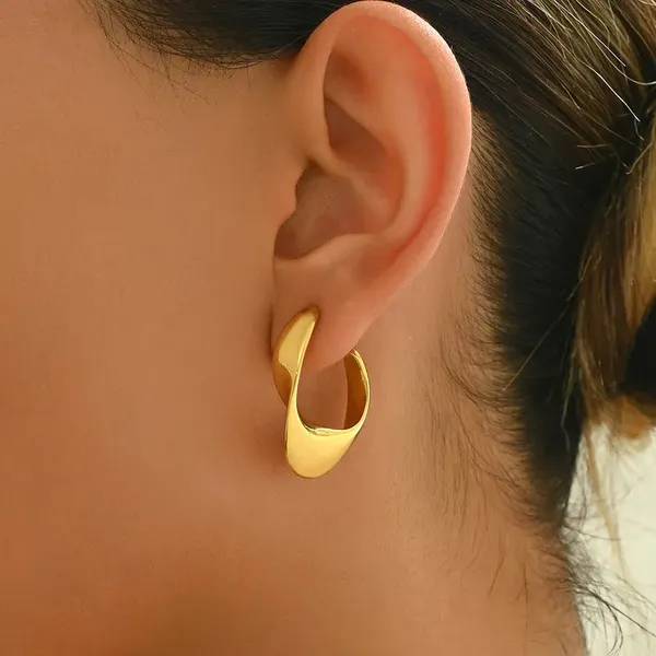 Sculpted_Hoop_Earrings