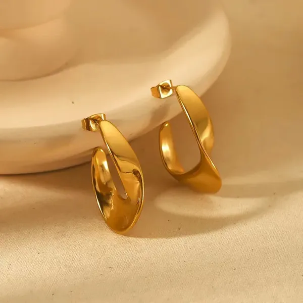 Sculpted_Hoop_Earrings