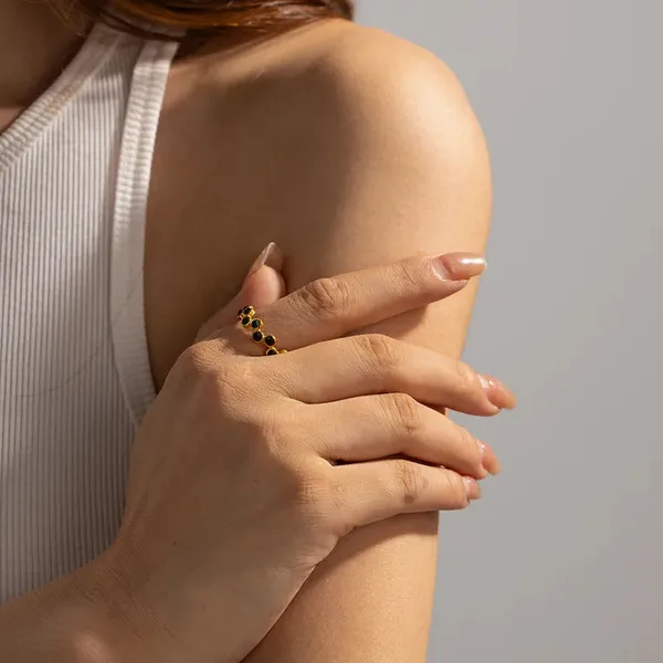 Dainty_Onyx_Band_Ring_Black