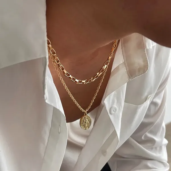 Portrait_Alloy_Pendant_Necklace