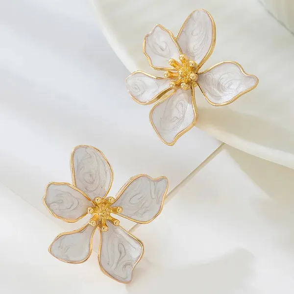 Moonflower_Earring