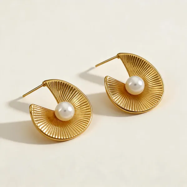 Abstract_Pearl_Stud