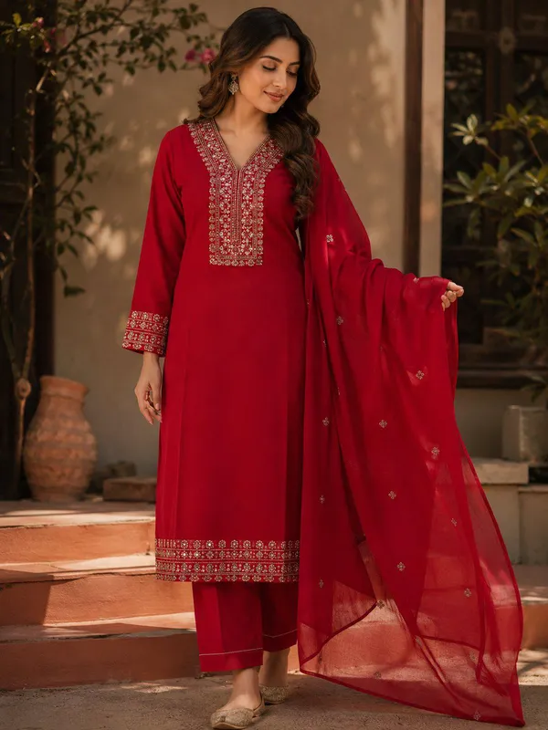 Red_Cotton_Embroidered_Straight_Kurta_Set_For_Women