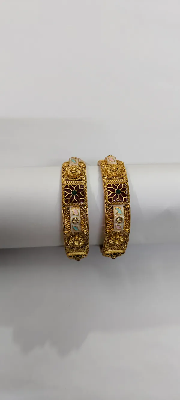 Gold-Tone_Embellished_Traditional_Bangles_for_Women