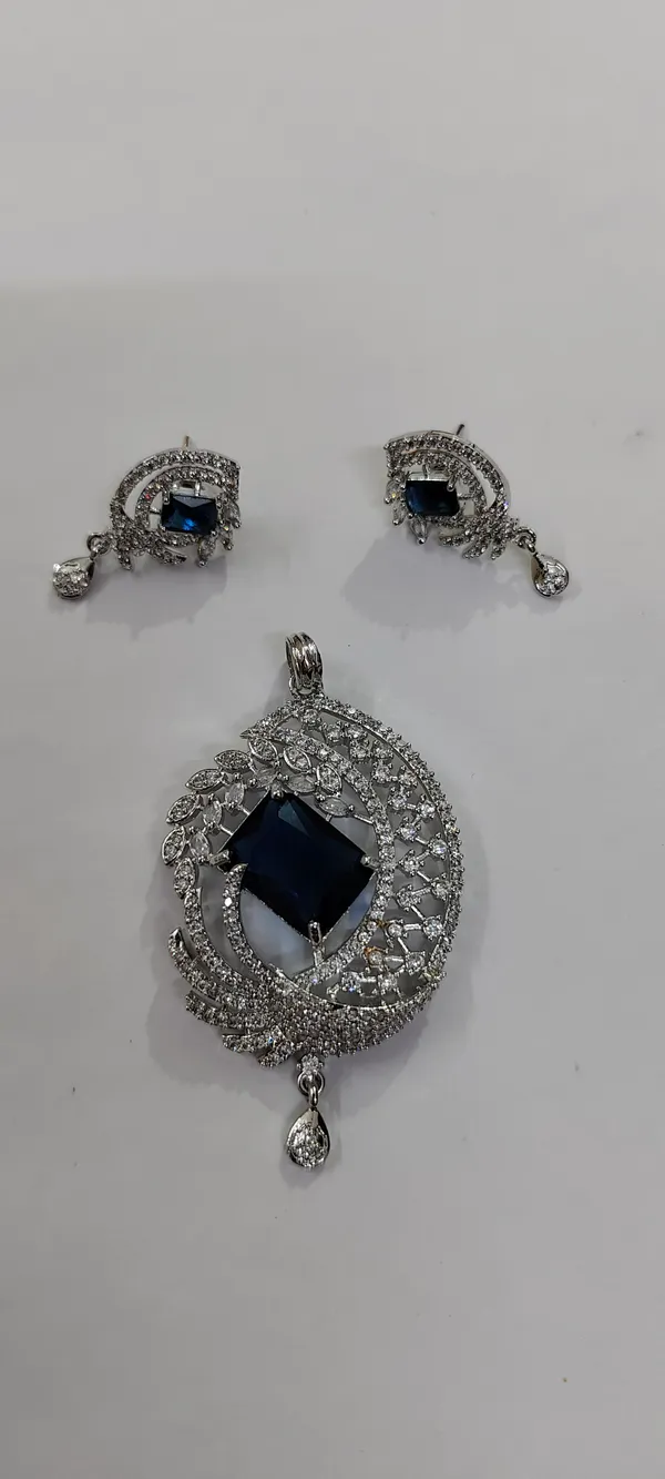 Silver-Tone_Blue_Stone_Pendant_Set_for_Women