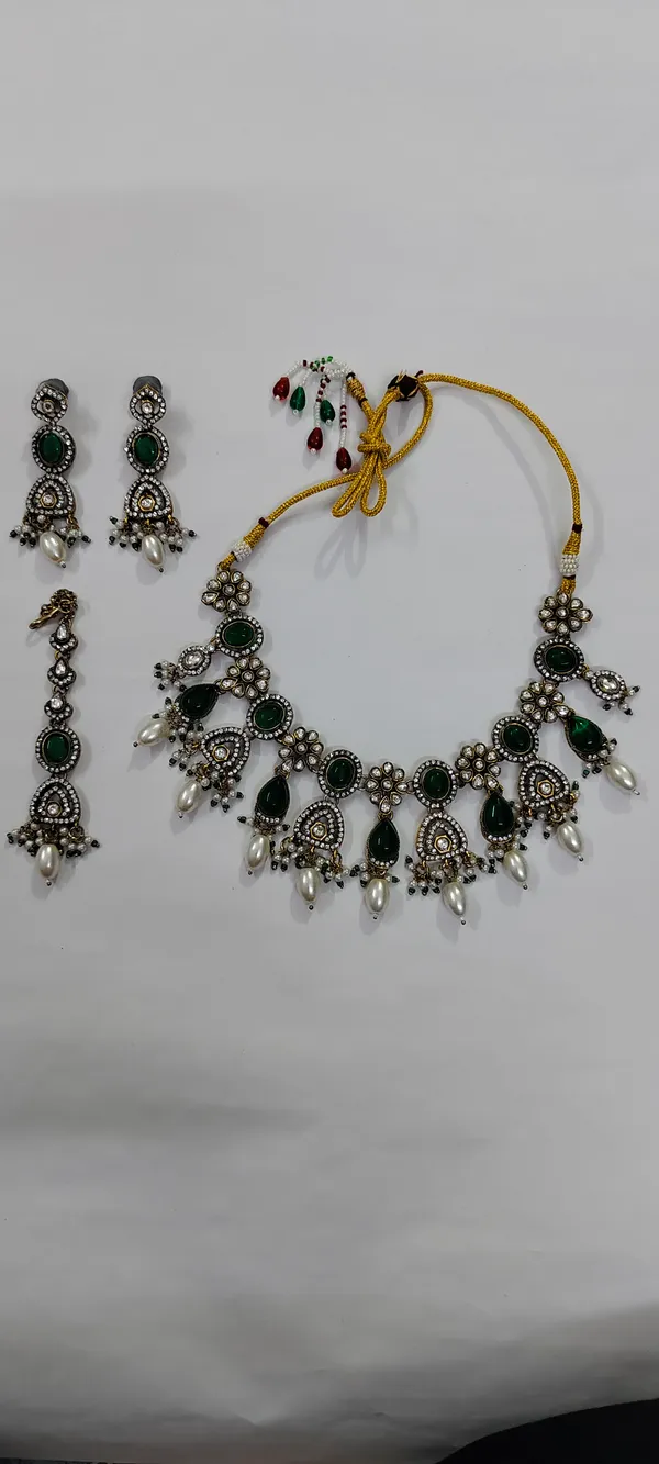 Green_Stone_Kundan_Necklace_Set_With_Earrings_For_Women