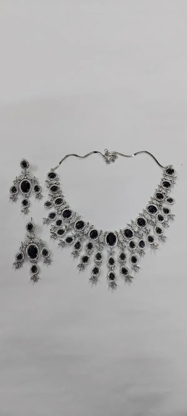 Black_Stone_Necklace_Set_With_Matching_Earrings_For_Women