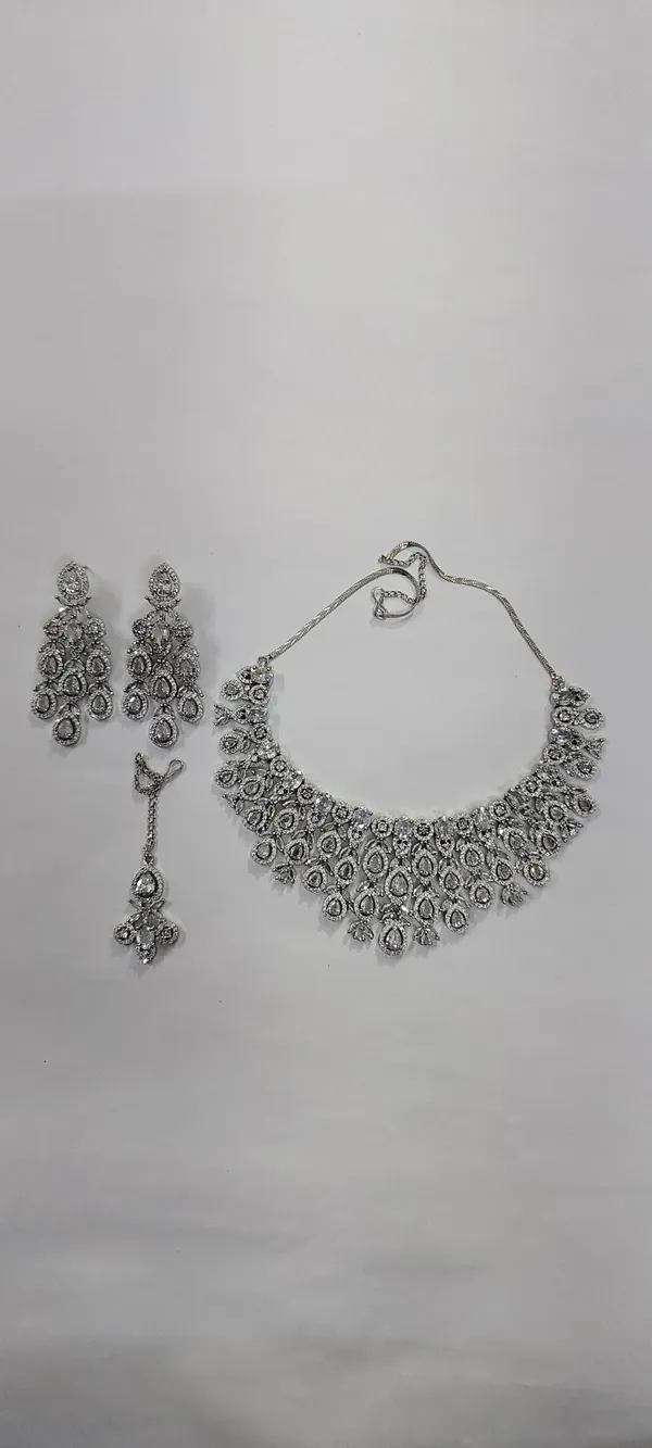Silver_Tone_Necklace_Earrings_And_Maang_Tikka_Set_For_Women