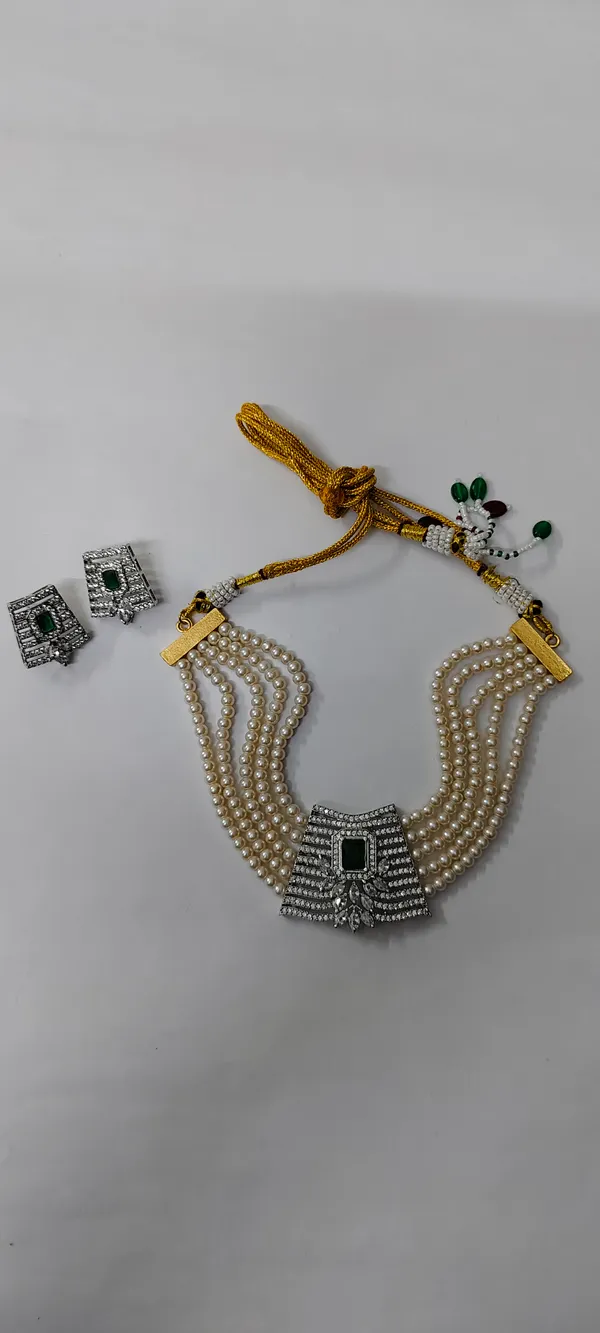 Gold_Tone_Pearl_Layered_Necklace_Set_for_Women