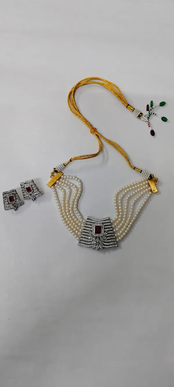 Gold_Tone_Pearl_Statement_Necklace_Set_for_Women