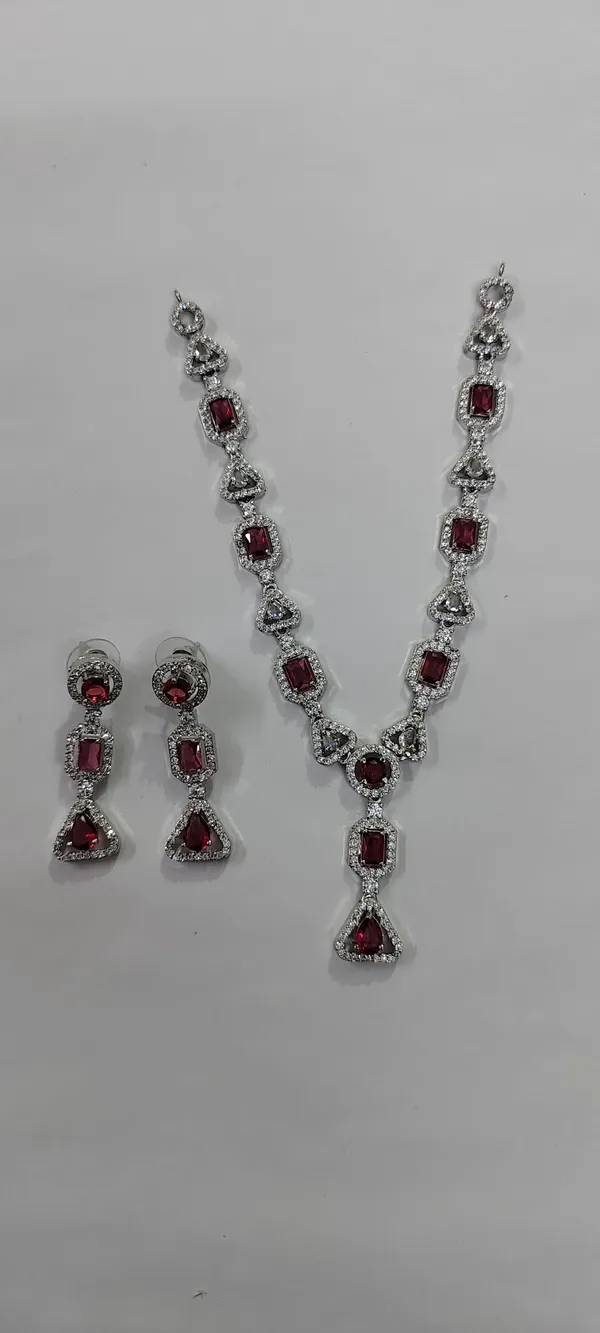 Silver-Toned_Stone_Studded_Necklace_Set_for_Women