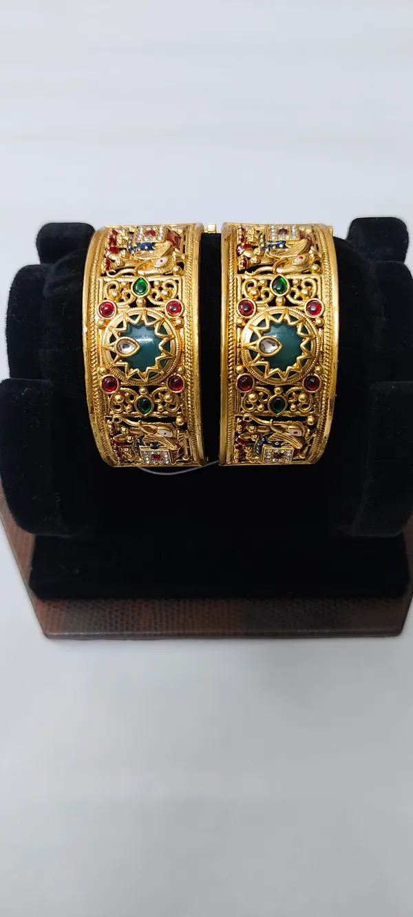 Gold_Tone_Stone_Studded_Bangle_Set_for_Women