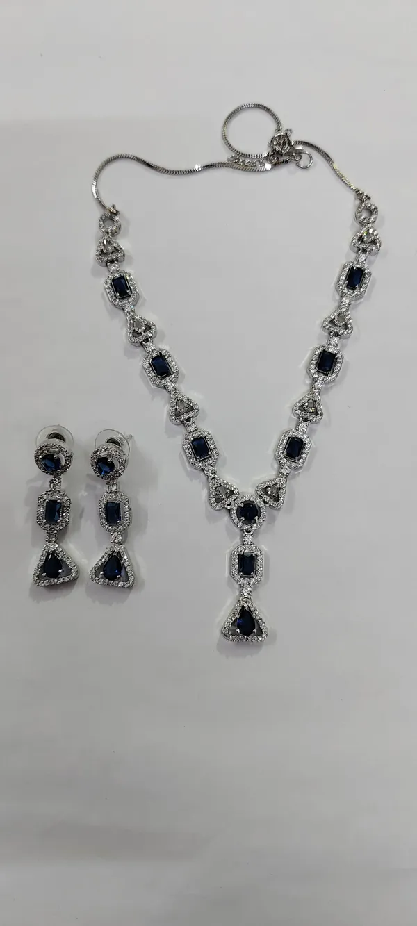 Silver_Tone_Blue_Stone_Necklace_And_Earrings_Set