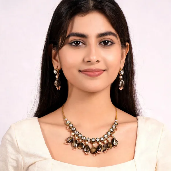 Kundan_Necklace_Set_with_Moissanite_Stones,_Pearl_Hangings,_and_Shell_Drops,_Traditional_Style