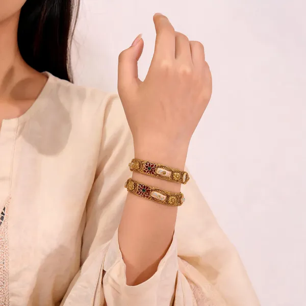 Gold-Tone_Embellished_Traditional_Bangles_for_Women