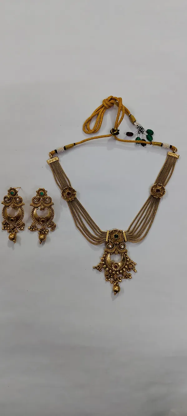 Gold-Tone_Traditional_Necklace_And_Earrings_Set_for_Women