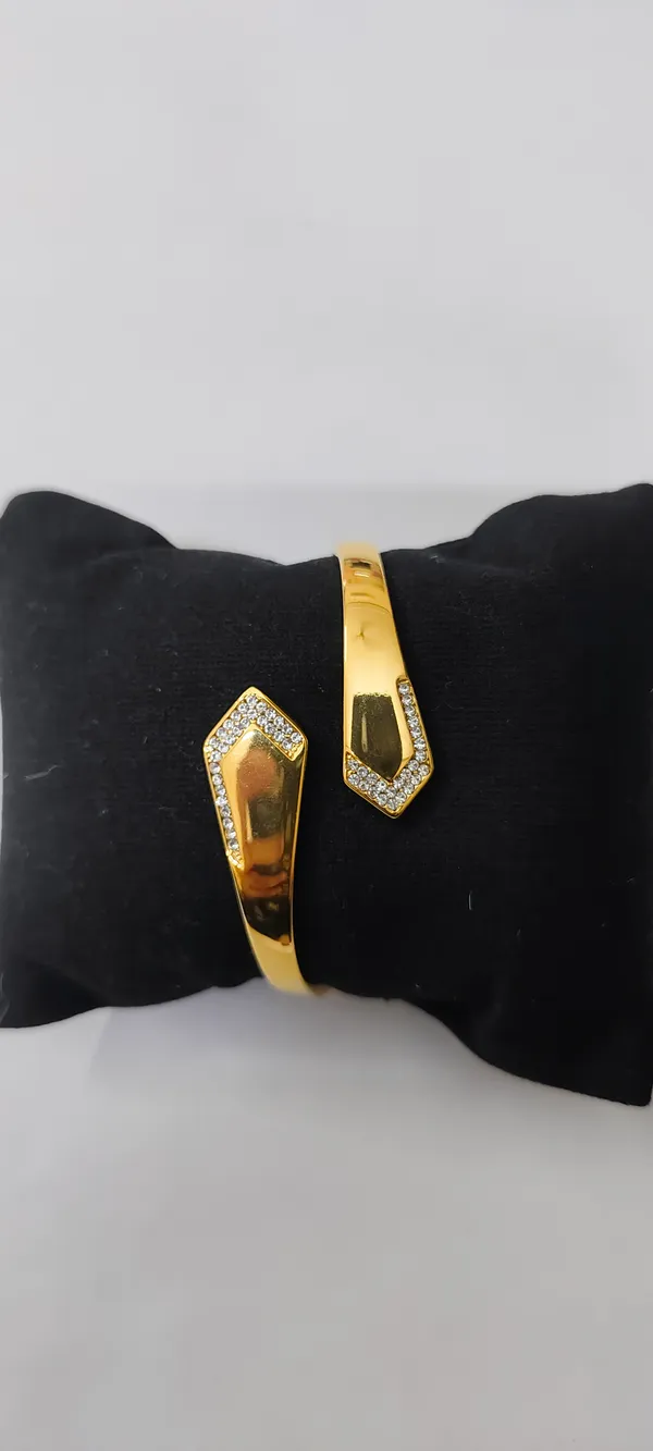 Gold-Tone_Geometric_Stone_Studded_Cuff_Bracelet_for_Women