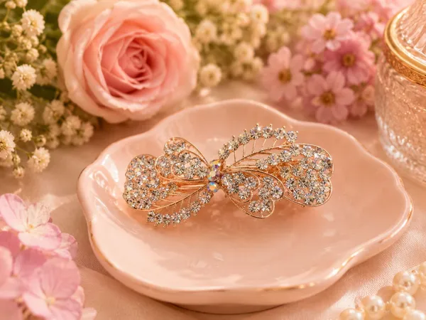 Gold_Tone_Rhinestone_Butterfly_Hair_Clip_for_Women