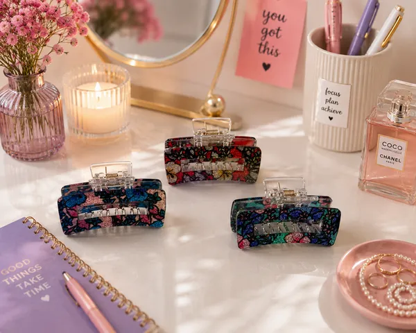 Multicolour_Printed_Acrylic_Hair_Claw_Clips_for_Women