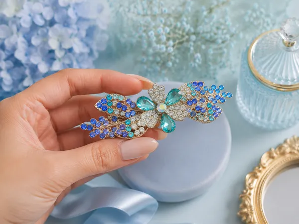 Blue_Crystal_Embellished_Butterfly_Hair_Clip_for_Women