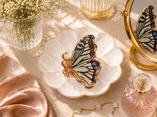 Gold_Butterfly_Embellished_Hair_Claw_Clip_for_Women