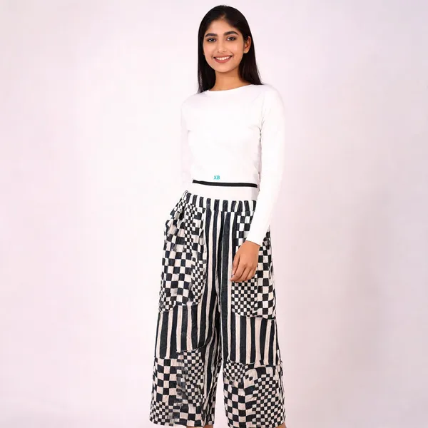 Black_And_White_Viscose_Printed_Wide_Leg_Pants_For_Women