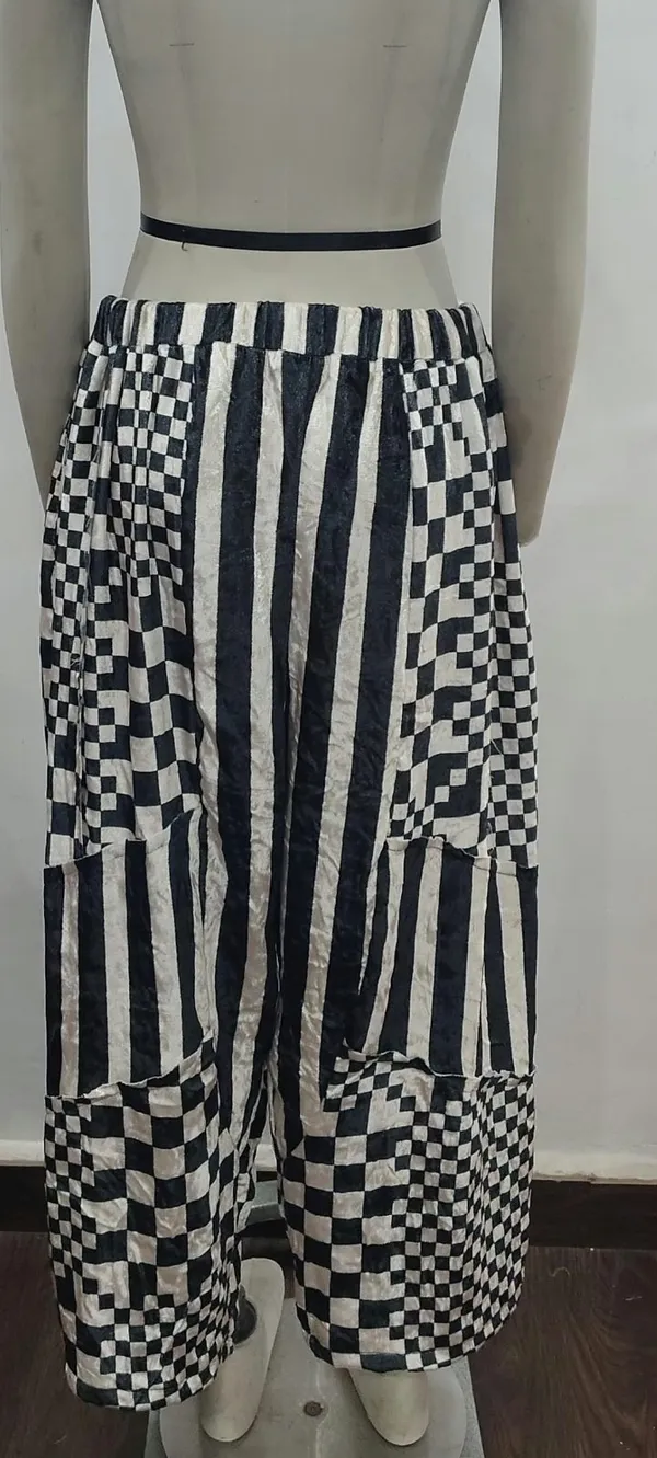 Black_And_White_Printed_Wide_Leg_Pants_for_Women