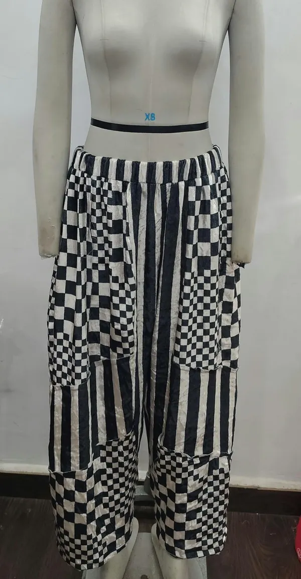 Black_And_White_Printed_Wide_Leg_Pants_for_Women