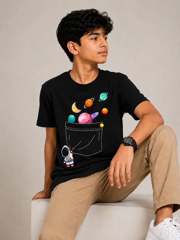 Black_Graphic_Round_Neck_T-Shirt_for_Men