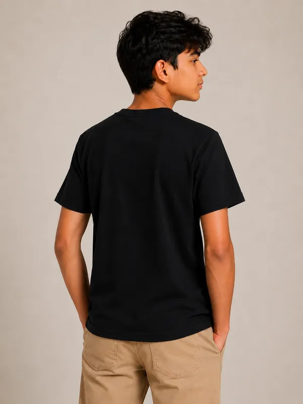 Black_Graphic_Round_Neck_T-Shirt_for_Men