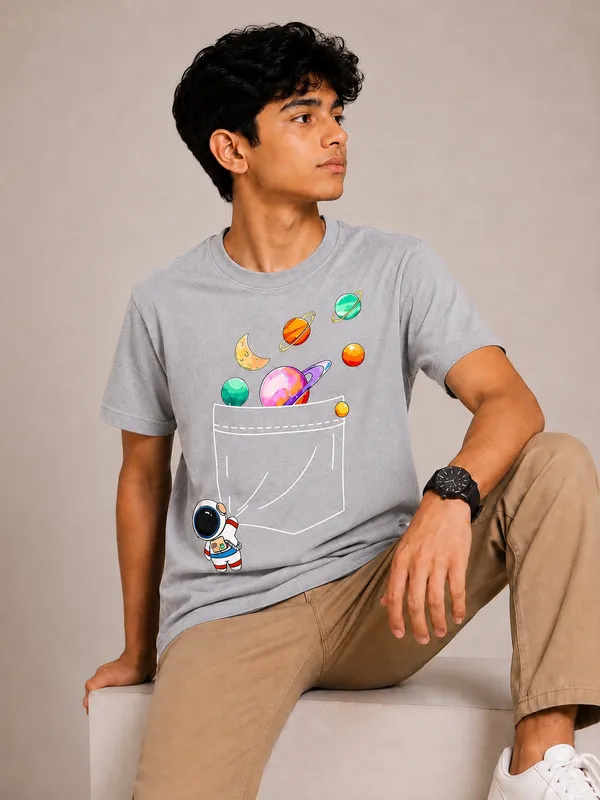 Grey_Round_Neck_T-Shirt_for_Men