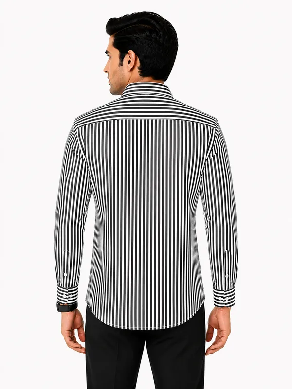 Black_Striped_Casual_Shirt_for_Men