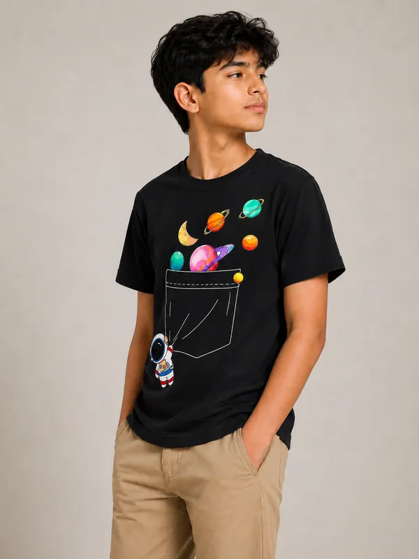 Black_Graphic_Round_Neck_T-Shirt_for_Men