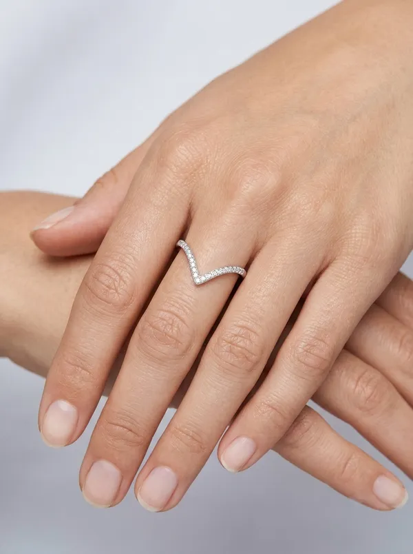 925_Silver_V-shaped_Diamond_Ring