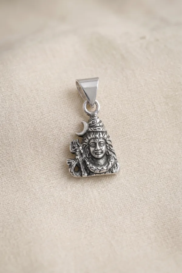 Silver_Tone_Lord_Shiva_Pendant_Necklace_for_Devotees
