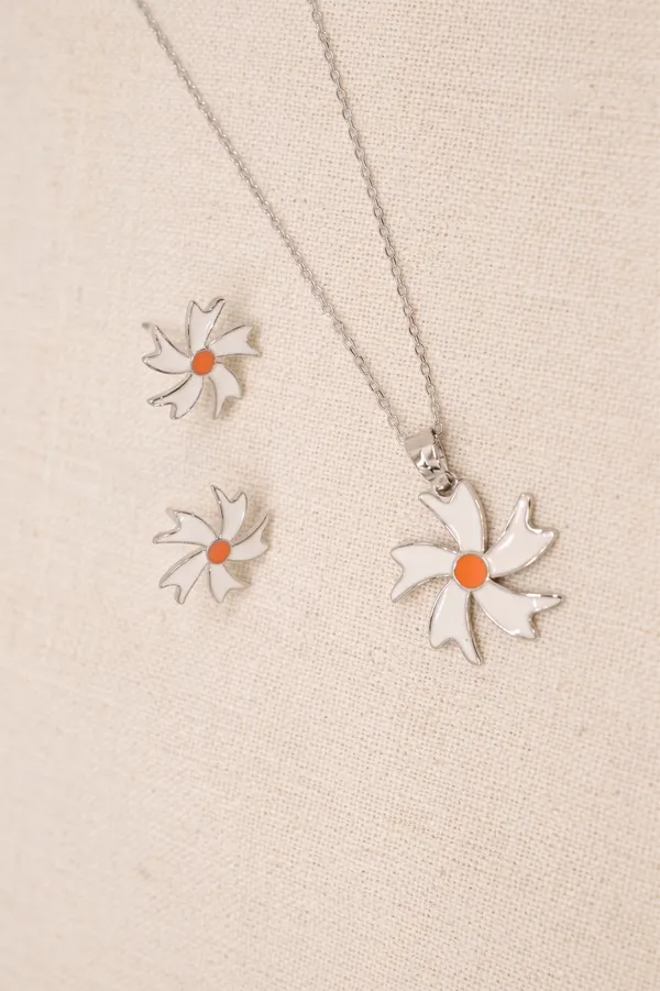 Suli_Phool_925_Sterling_Silver_Pendant_&_Earring_Set