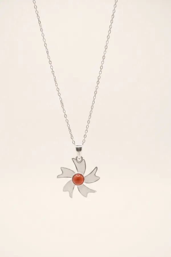 Silver-Tone_Floral_Pendant_Necklace_for_Women