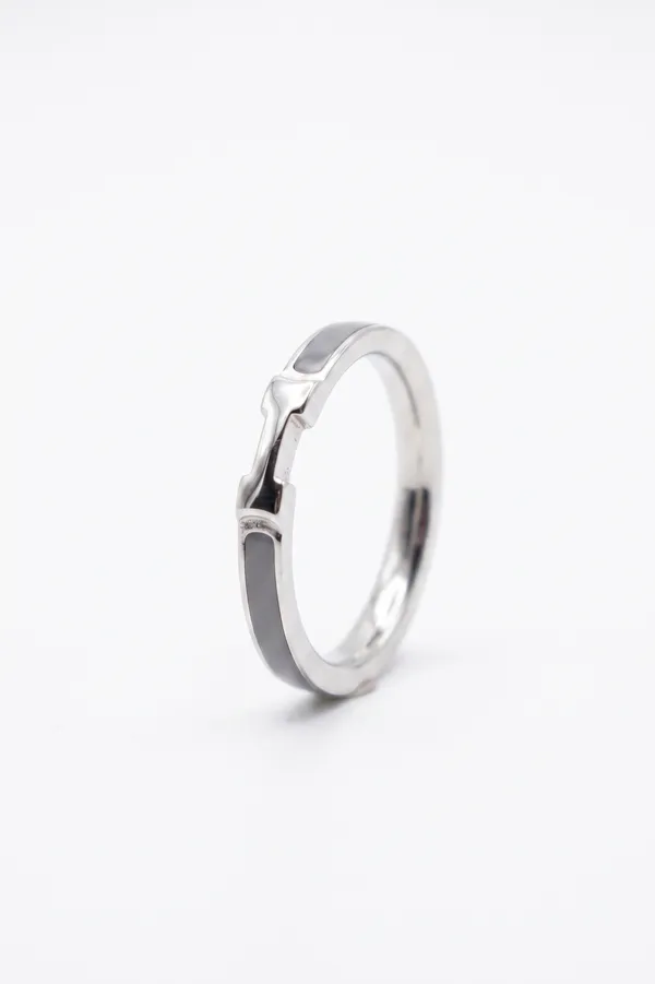 Silver_Tone_Minimalist_Ring_For_Men_And_Women