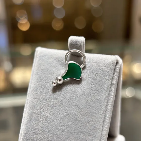 Silver_Tone_&_Green_925_Silver_Nose_Ring_For_Women