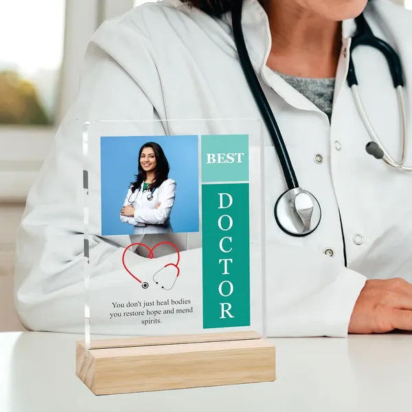 Giftplease_Best_Doctor_Photo_Plaque_With_Wooden_Stand_Personalised_Gift_For_Doctors_Thank_You_Gift_For_Medical_Professionals_Home_Office_Table_Decor_Appreciation_Frame_For_Doctor_Dct_01