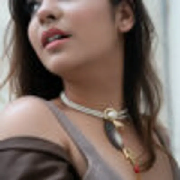 Buffalo_Weaver_Cleavage_Pendant