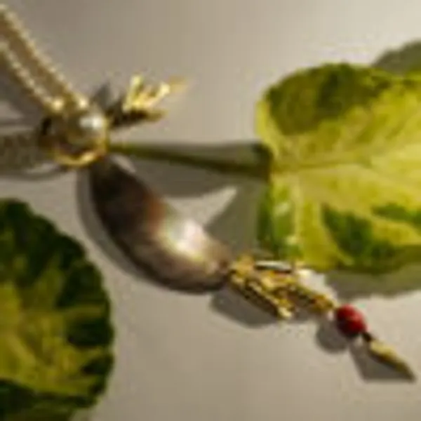 Buffalo_Weaver_Cleavage_Pendant