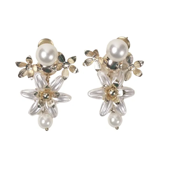 Pearl_Stud_With_Blossom_Flower_Danglers