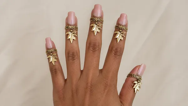 Leafline_Sculpt_Nail_Ring