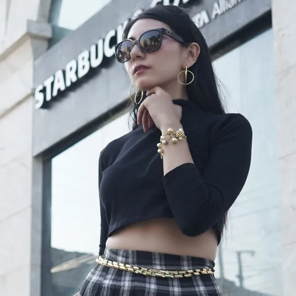 Loop_Me_In_Short_Necklace_Waistbelt