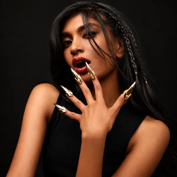 Golden_Vanguard_Nail_Ring