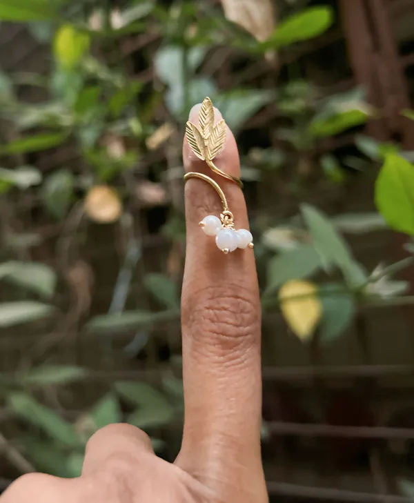 Golden_Trillium_Pearl_Nail_Ring